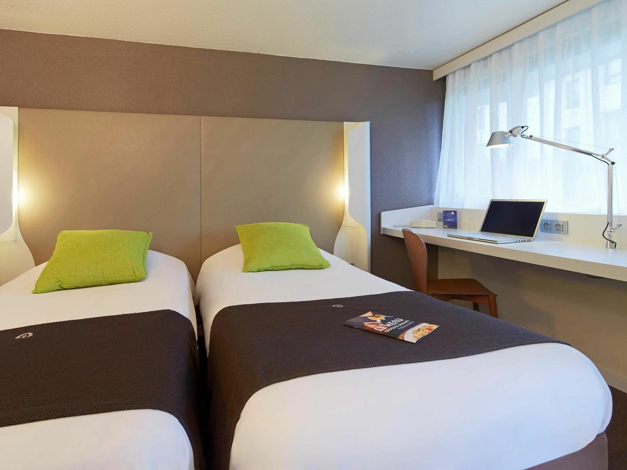 B&B Hotel Roissy - Saint Witz Ex-Campanile Roissy - Saint Witz Exterior photo
