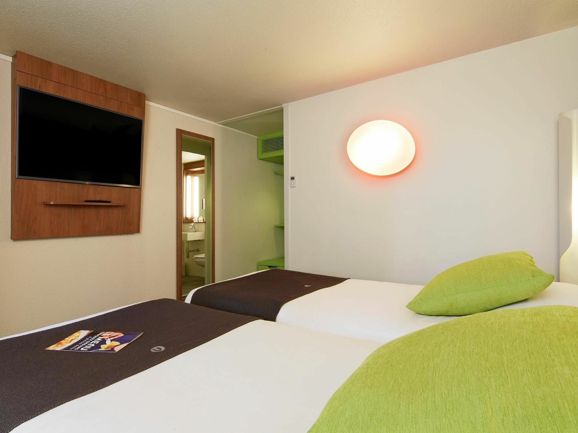 B&B Hotel Roissy - Saint Witz Ex-Campanile Roissy - Saint Witz Exterior photo